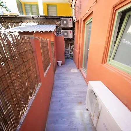 アパート Marcenaro ボーソレイユ